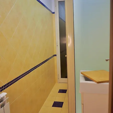 度假居 Golden House